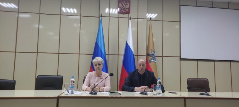 В Славяносербске состоялись публичные слушания.