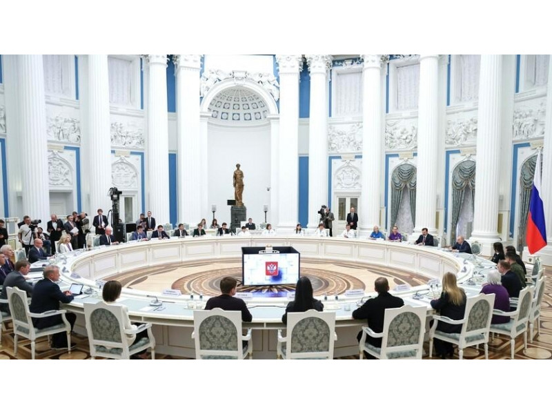 Президент России  дал старт второму сезону конкурса «Это у нас семейное».