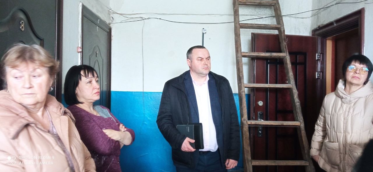 В Зимогорье состоялась встреча с жителями многоквартирного жилого дома.