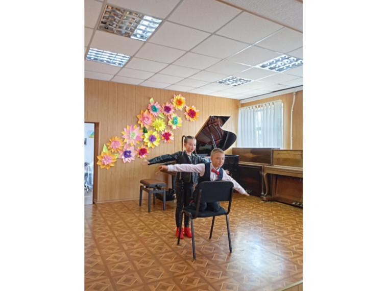 В «Славяносербской ДШИ» состоялся агитационный концерт. В «Славяносербской ДШИ» состоялся агитационный концерт.